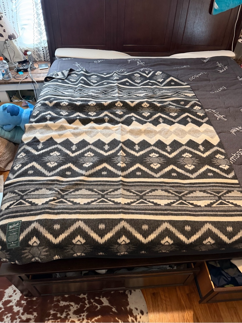 Cozy Black & Cream Tribal Pattern Throw Blanket